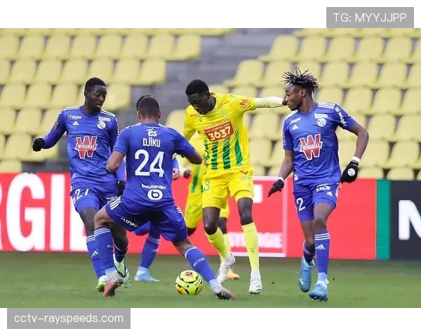 多个法甲俱乐部申请扩建主场草坪灌溉系统，以适应更紧凑的防守阵型